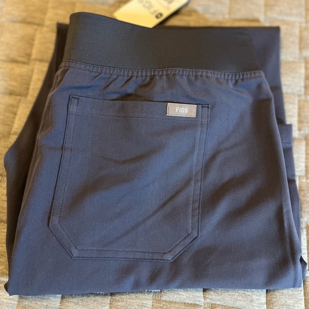 FIGS scrub pants Women’s M